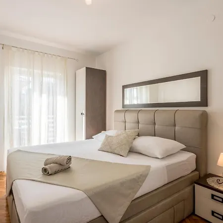 Apartment Luxury Karla