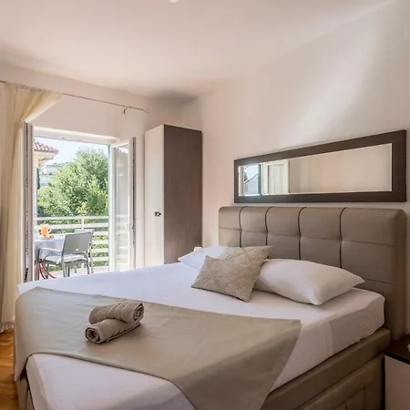 Luxury Karla Apartment